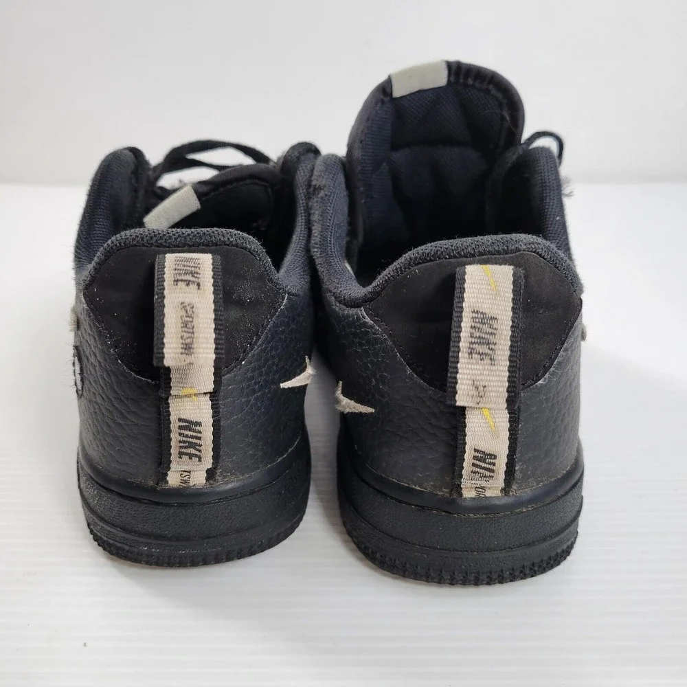 Nike Kids Air Force 1 Size 2.5 Y LV8 Utility Sneaker Black White Lace Up AV4272